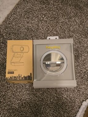 heyday White Clip-On Selfie Light with White Webcam Kit
